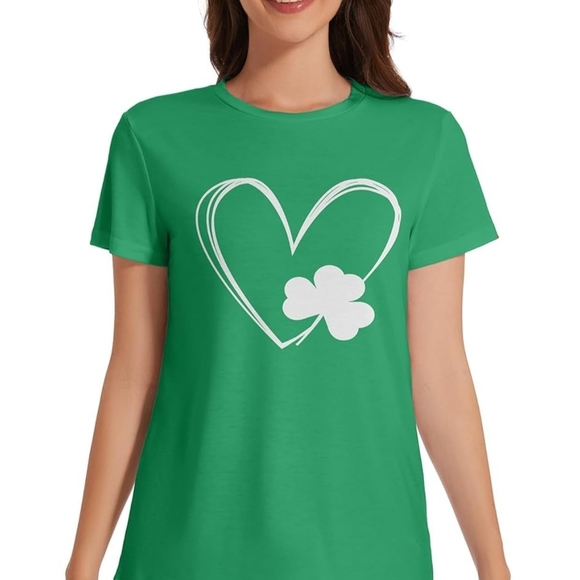The Unbranded Brand Tops - Shamrock Heart Graphic Women's Green Tee